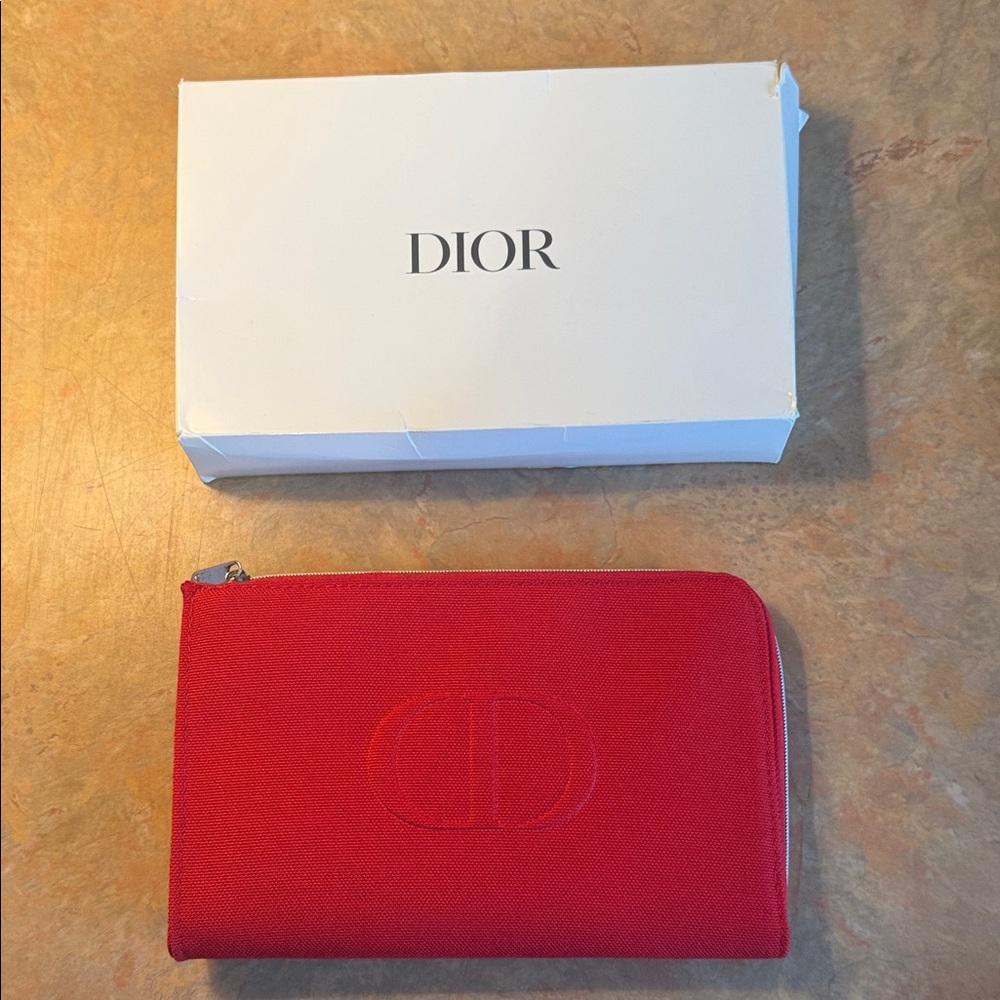 Christian Dior Red Beauty Pouch with box - Picture 2 of 4